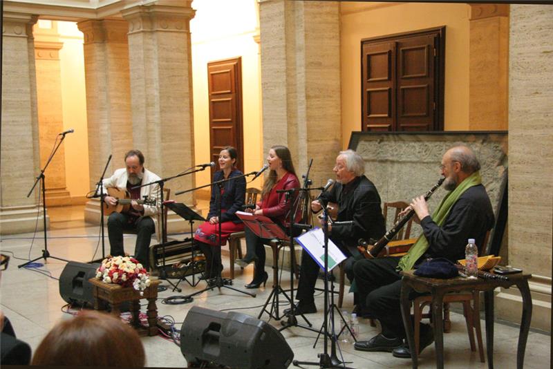 Hungarian Sebo ensemble performs on Battle of Szigeth 450th anniversary