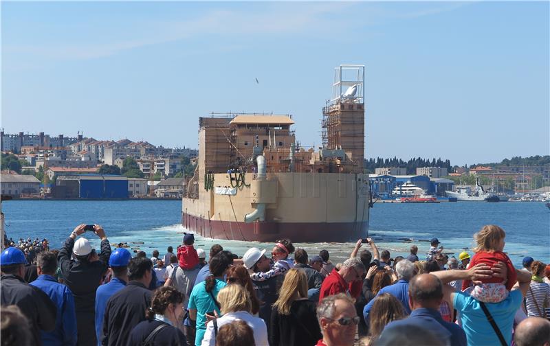 Pula: U Uljaniku porinut samohodni usisni jaružal