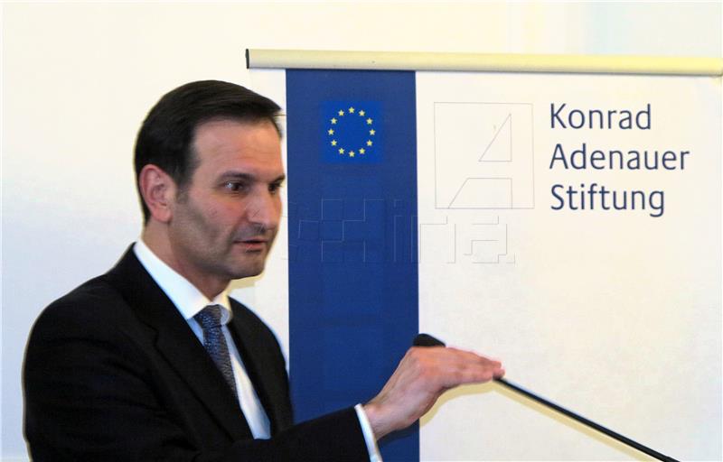 FM Kovac gives talk in KAS European Office in Brussels