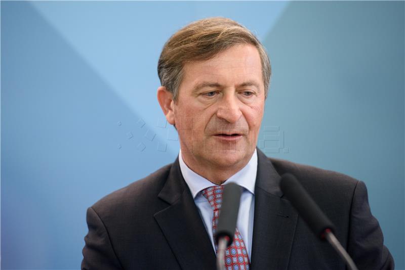 Erjavec: Ukrajina zadovoljna tumačenjem o smislu Putinova dolaska u Sloveniju