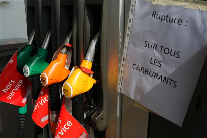 FRANCE LABOR DISPUTE FUEL SCARCITY