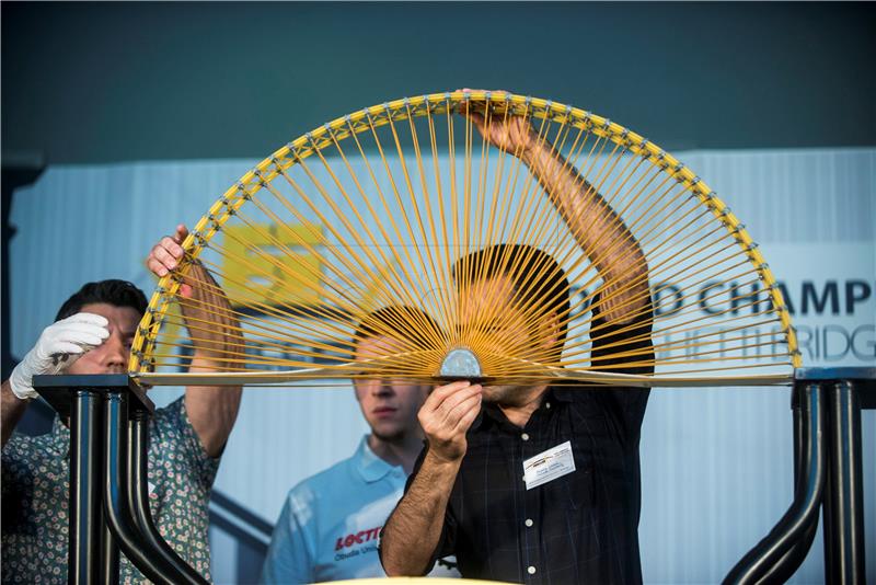 HUNGARY SPAGHETTI BRIDGE BUILDING CONTEST