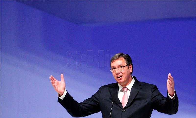 Vučić ponovno jednoglasno izabran za predsjednika SNS-a