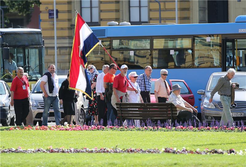 Na Trgu maršala Tita održan prosvjed protiv promjene naziva trga