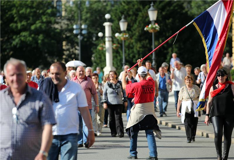 Na Trgu maršala Tita održan prosvjed protiv promjene naziva trga