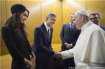 Papa odlikovao Richarda Gerea, Georgea Clooneyja i Salmu Hayek