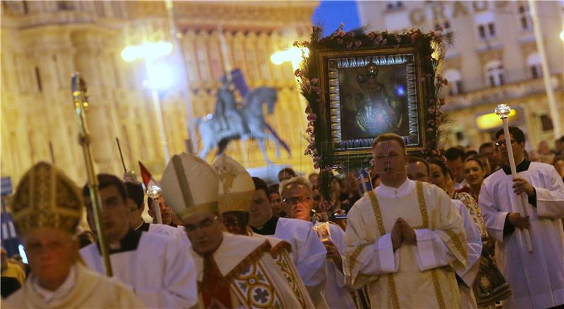  Procesija povodom Svetkovine Majke Božje od Kamenitih vrata