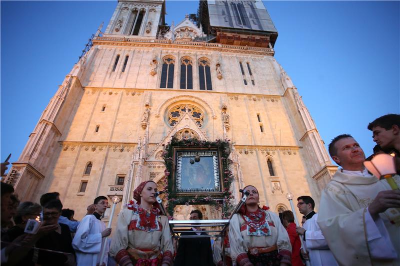  Procesija povodom Svetkovine Majke Božje od Kamenitih vrata