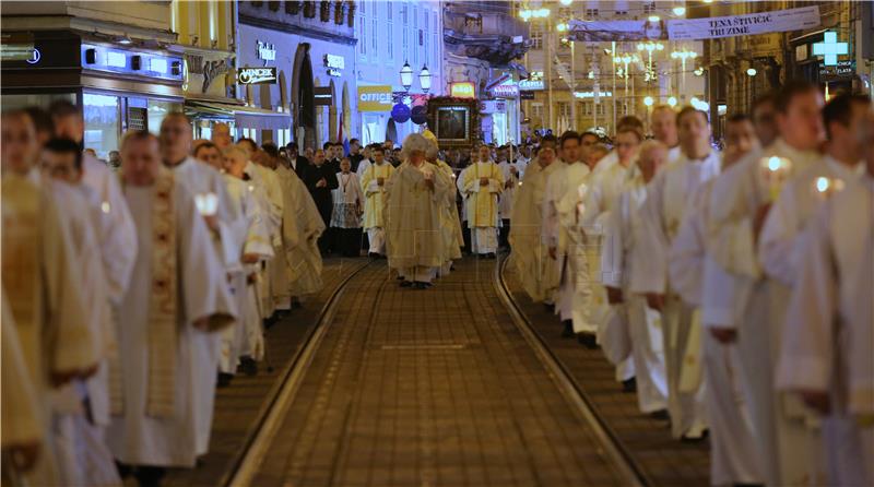  Procesija povodom Svetkovine Majke Božje od Kamenitih vrata