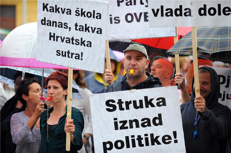 Split: Prosvjed podrške Cjelovitoj kurikularnoj reformi