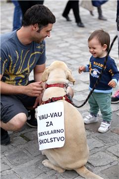 Osijek: Prosvjed podrške Cjelovitoj kurikularnoj reformi