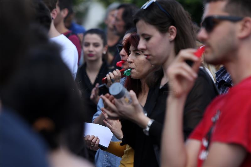 Prosvjed zbog neisplate državnih stipendija