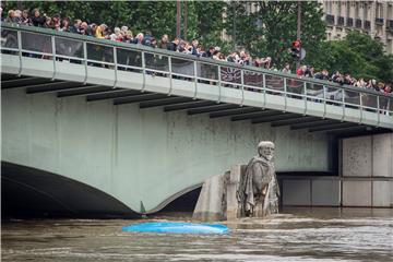 FRANCE PARIS WEATHER FLOOD