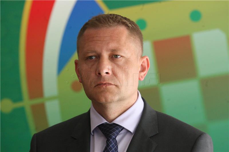 KRIZA VLADE Predsjedništvo HSS-a Glavnom odboru predložilo raskid sporazuma s Domoljubnom koalicijom