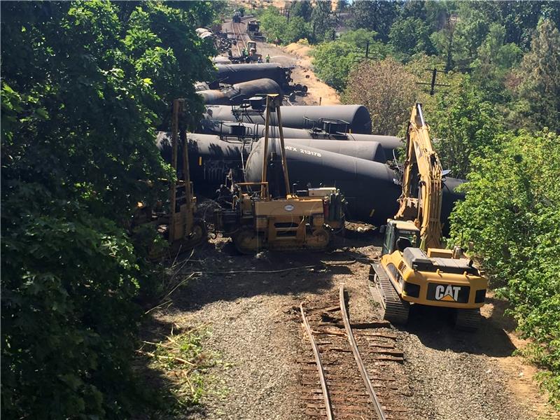 USA OREGON OIL TRAIN