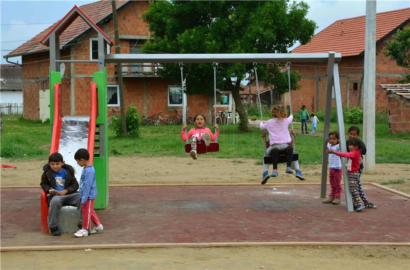 Slavonski Brod: otvoreno novo igralište u naselju s 500 romske djece