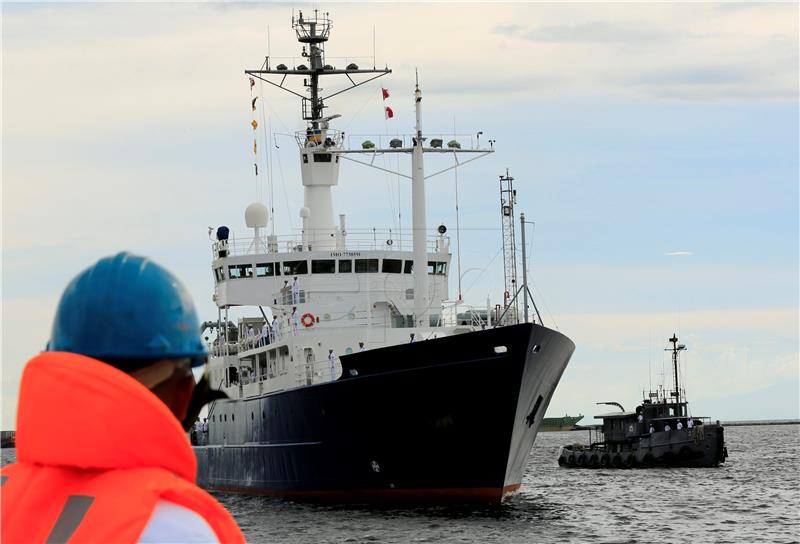 PHILIPPINES DEFENCE NAVY WARSHIP