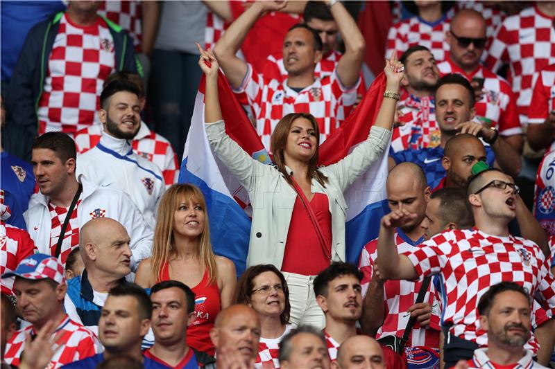 EURO2016: Navijači na utakmici Hrvatska - Turska