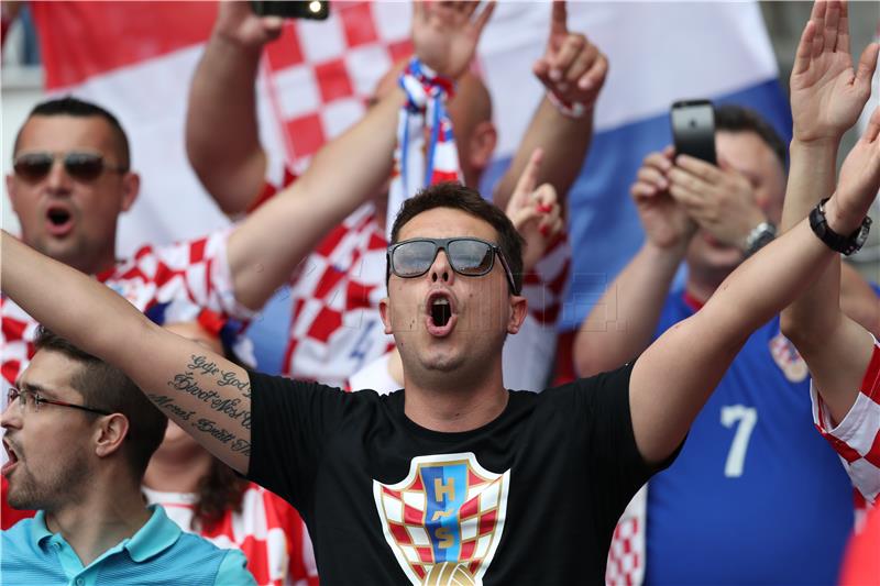 EURO2016: Navijači na utakmici Hrvatska - Turska