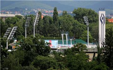 Pogled na Zagreb sa terase nebodera na Iblerovom trgu