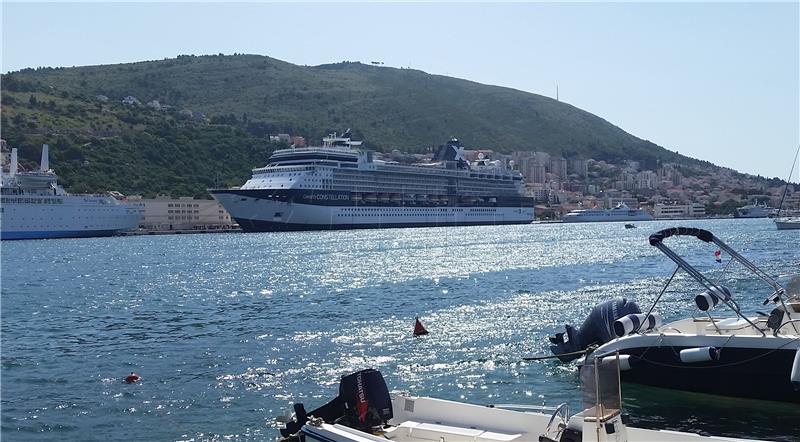 Dubrovnik: Na pet kruzera stiže više od 7700 putnika