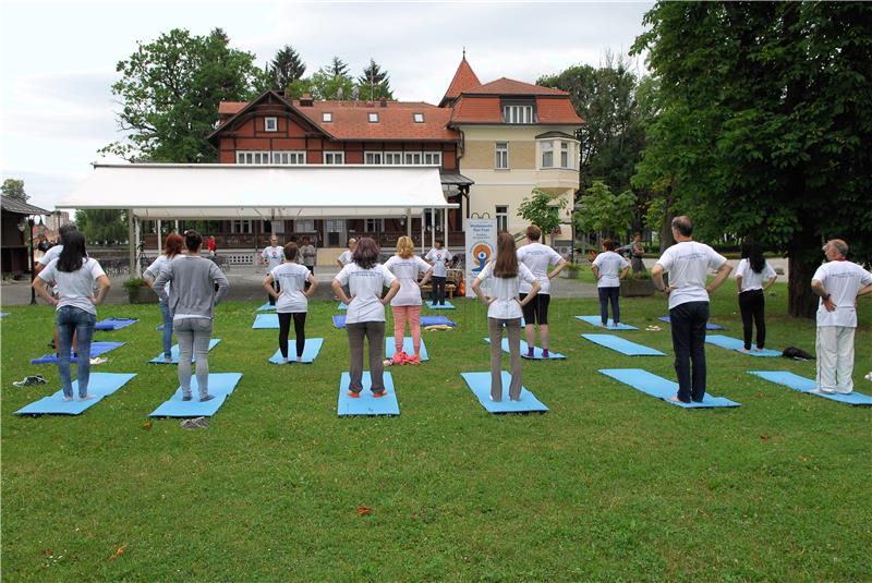 U Karlovcu obilježen Međunarodni dan joge