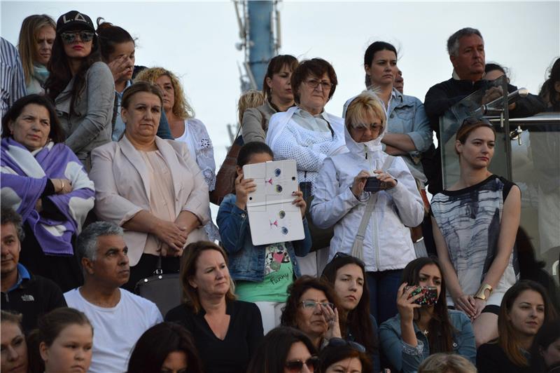 Ana Rucner koncertom u zoru 'Pozdravila ljeto'