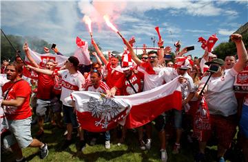 EURO 2016: Zbog međusobne tučnjave u Marseilleu uhićena četiri poljska navijača 