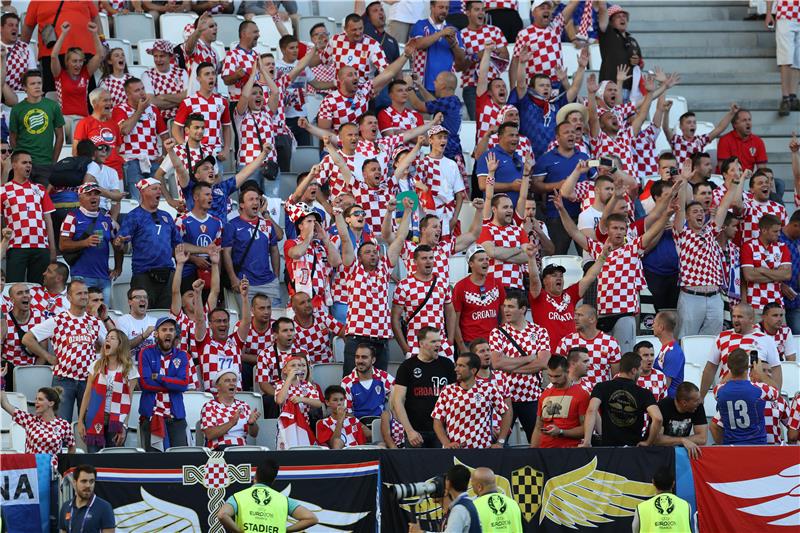 EURO2016: Navijači na utakmici Hrvatska - Španjolska