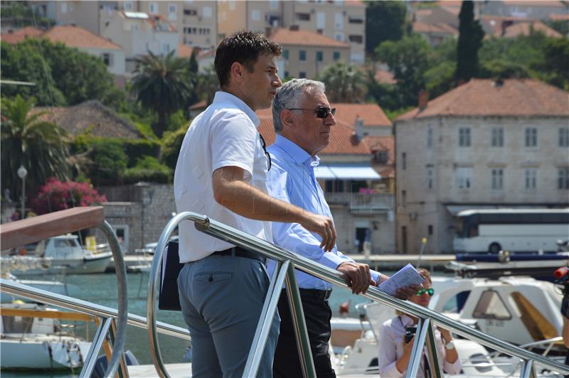 Dubrovnik: Dobroslavić i Dadić obišli prvi ponton Komunalne lučice Batala