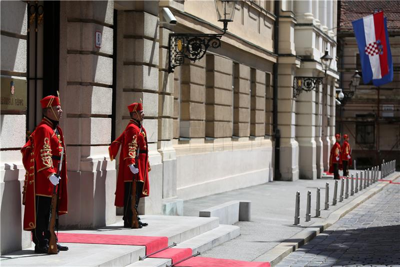 Parliamentary session marking Statehood Day starts