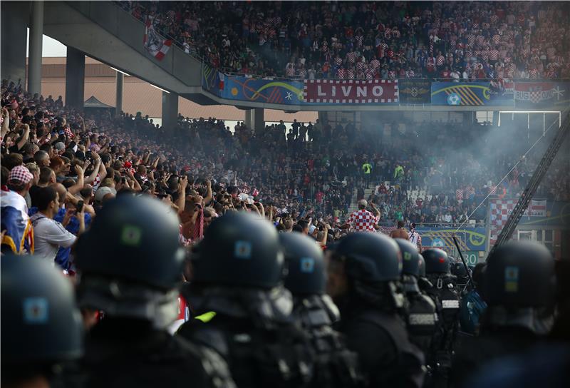 Zbog nereda na stadionu utakmici Saint-Etiennu dosad desetoro kazneno prijavljenih 