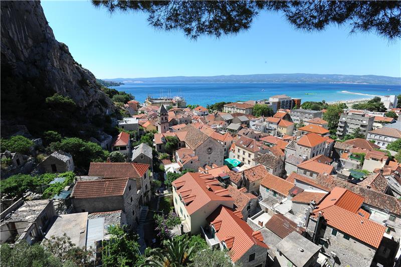 Pogled na Omiš s tvrđave Mirabelle