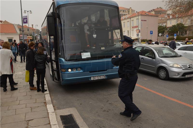  Dubrovnik: Pijani Slovak s 2,39 promila vozio autobus pun putnika