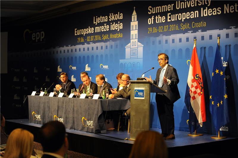 Split hosting EPP conference