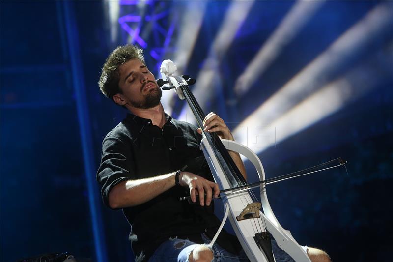 Koncert 2Cellos na Tomislavovom trgu u Zagrebu