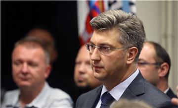 HDZ: Plenković predao potpise potpore za kandidaturu za predsjednika stranke