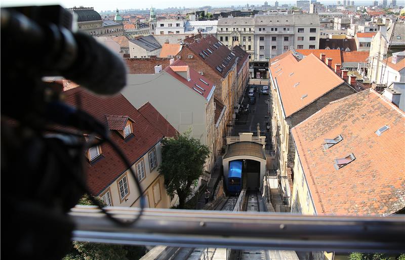 Gradonačelnik Bandić obišao uspinjaču koja nakon opsežnih radova od danas ponovno vozi