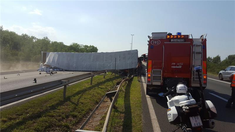 Prevrnuo se šleper na zagrebačkoj zaobilaznici, promet otežan