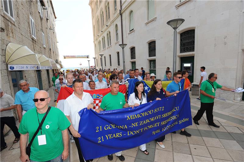 Mimohod  za srebreničke žrtve