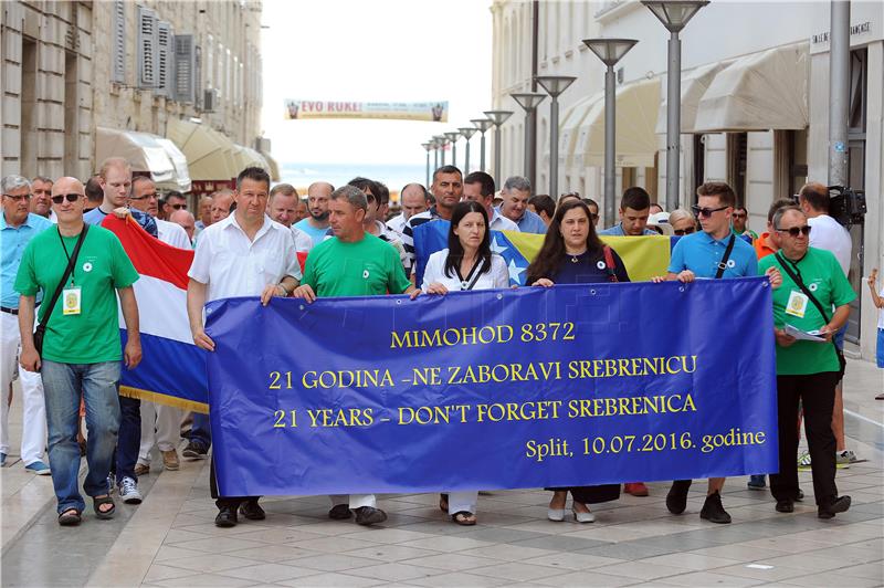 Mimohod  za srebreničke žrtve