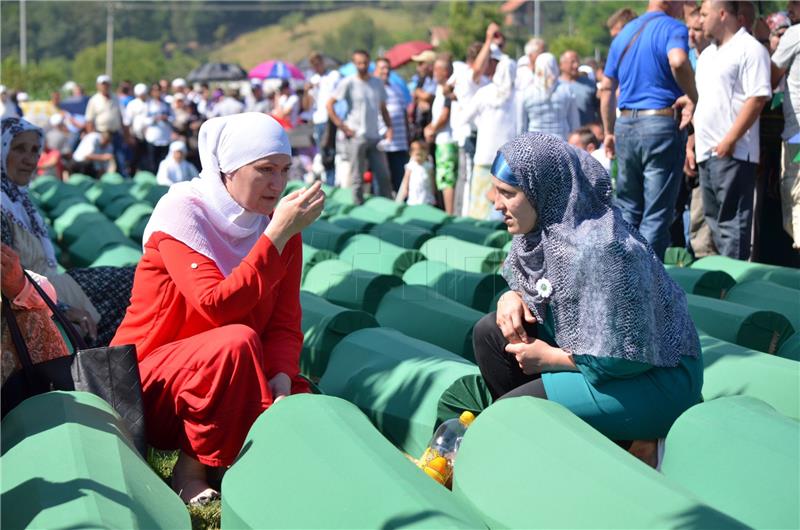 Tisuće sudionika komemoracije pristižu u Srebrenicu