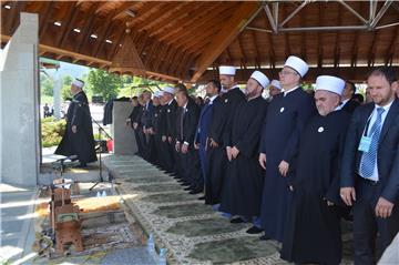 Srebrenica: Pokop 127 žrtava genocida i snažna poruka da se karakter tog zločina ne može nijekati