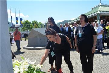 Srebrenica: Pokop 127 žrtava genocida i snažna poruka da se karakter tog zločina ne može nijekati