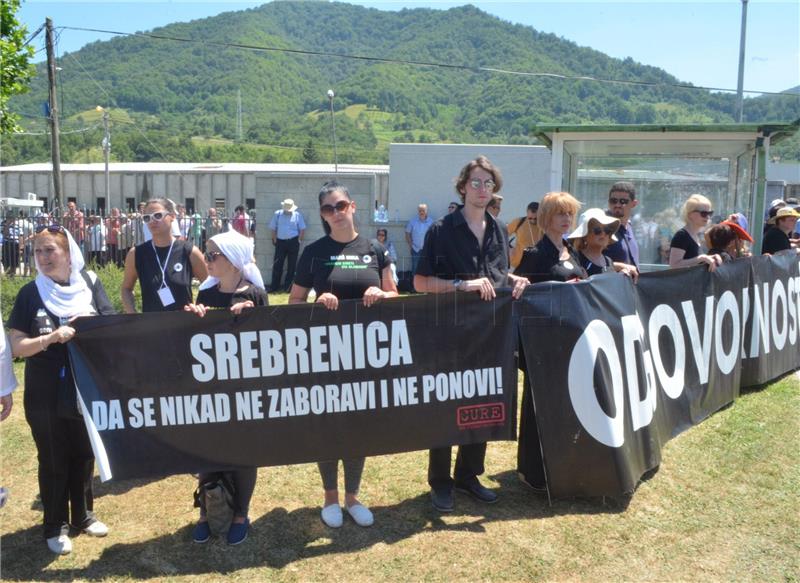 Srebrenica: Pokop 127 žrtava genocida i snažna poruka da se karakter tog zločina ne može nijekati