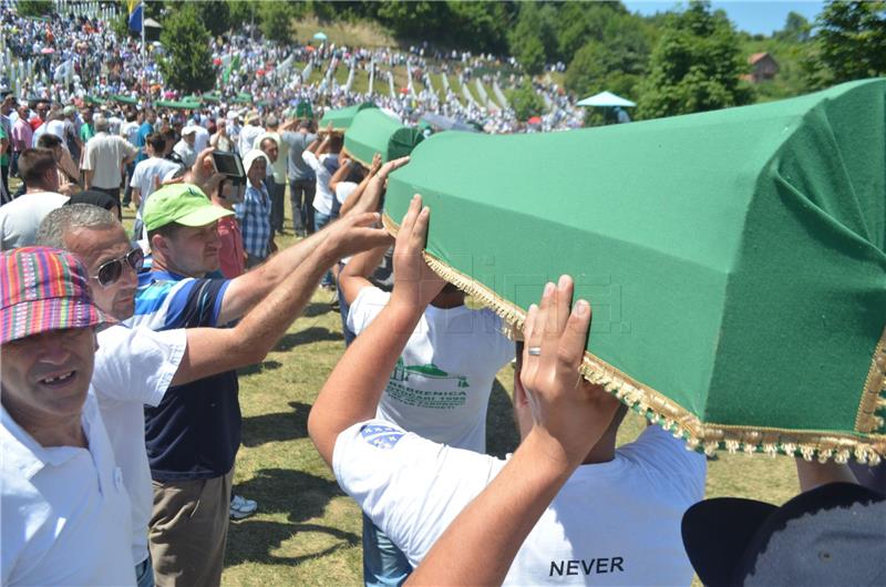 Srebrenica: Pokop 127 žrtava genocida i snažna poruka da se karakter tog zločina ne može nijekati