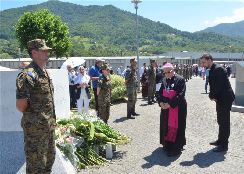 Srebrenica: Pokop 127 žrtava genocida i snažna poruka da se karakter tog zločina ne može nijekati