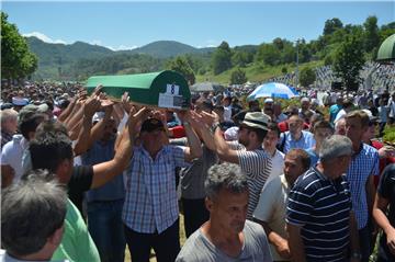 Srebrenica: Pokop 127 žrtava genocida i snažna poruka da se karakter tog zločina ne može nijekati