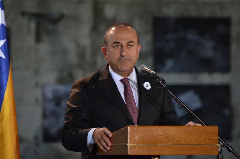 Cavusoglu: Turkey will protect Bosniaks in Bosnia