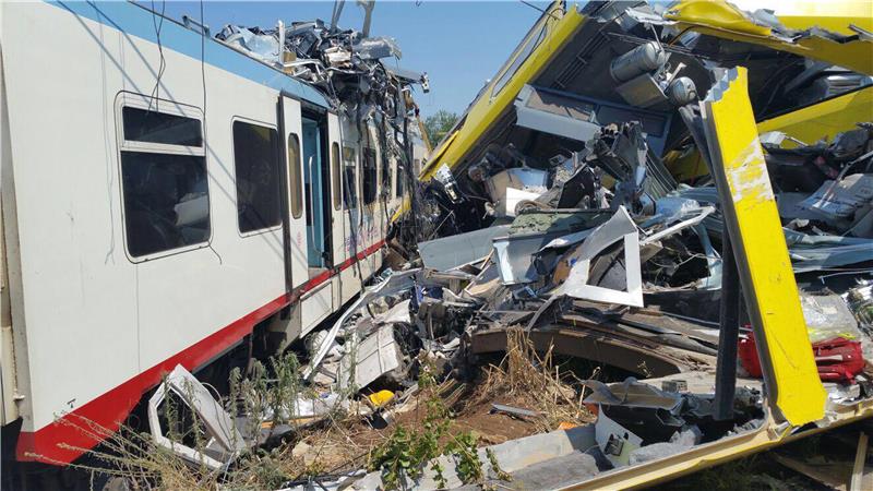 Italija: 20 mrtvih u željezničkoj nesreći blizu Barija